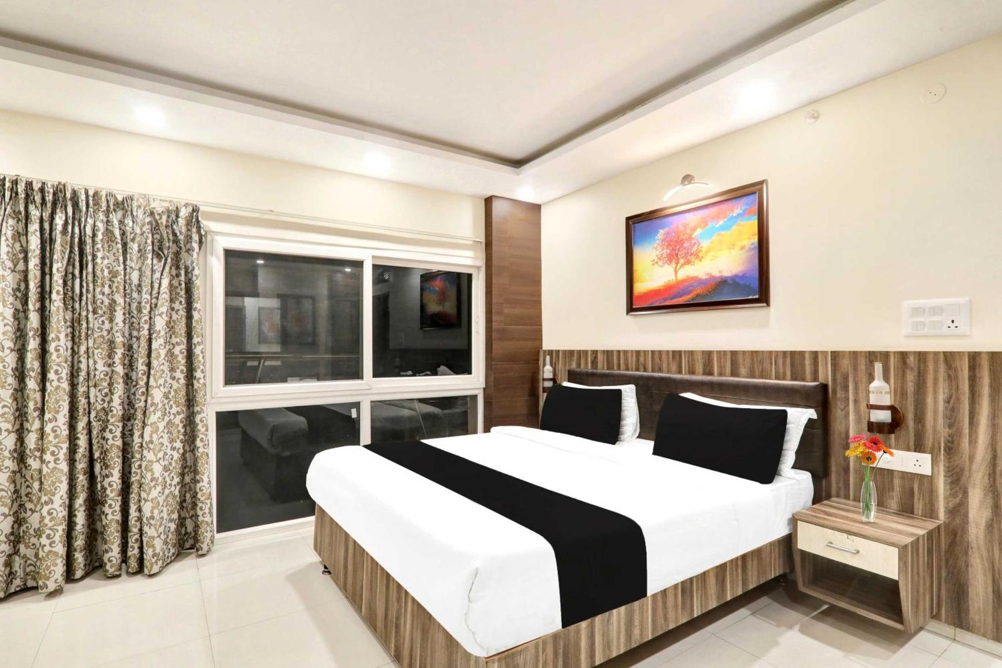 Super Townhouse Kankarbagh Formerly Kunwar Alcajars Patna  Exterior photo