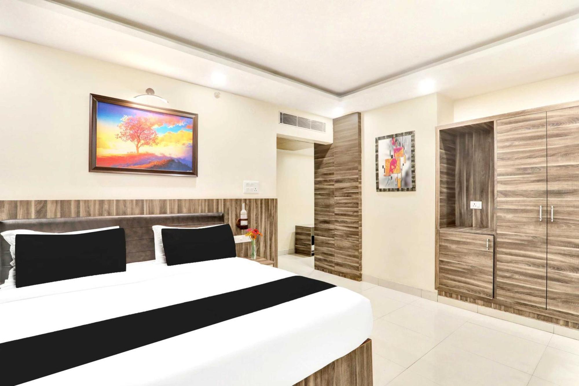 Super Townhouse Kankarbagh Formerly Kunwar Alcajars Patna  Exterior photo