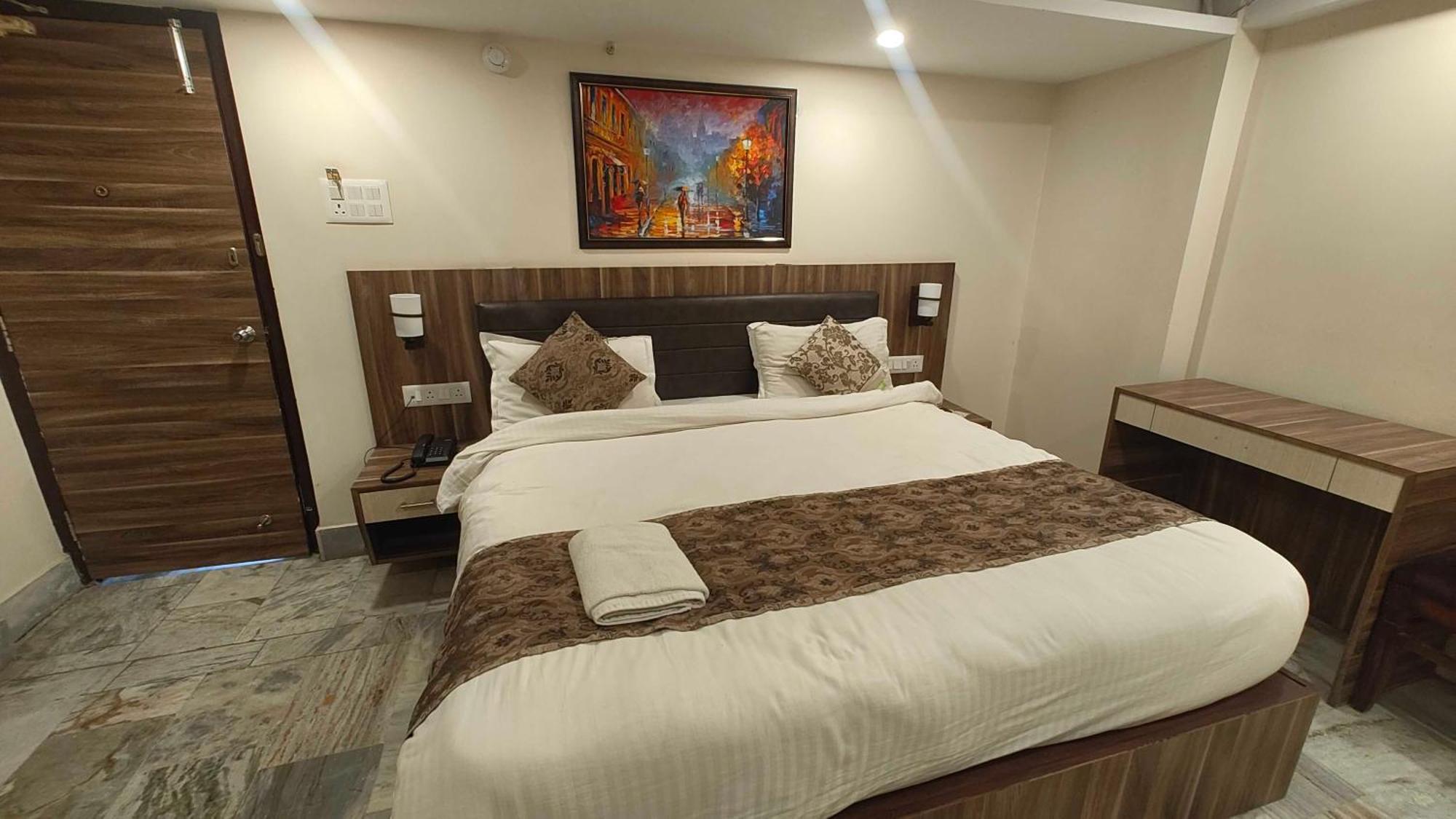 Super Townhouse Kankarbagh Formerly Kunwar Alcajars Patna  Exterior photo