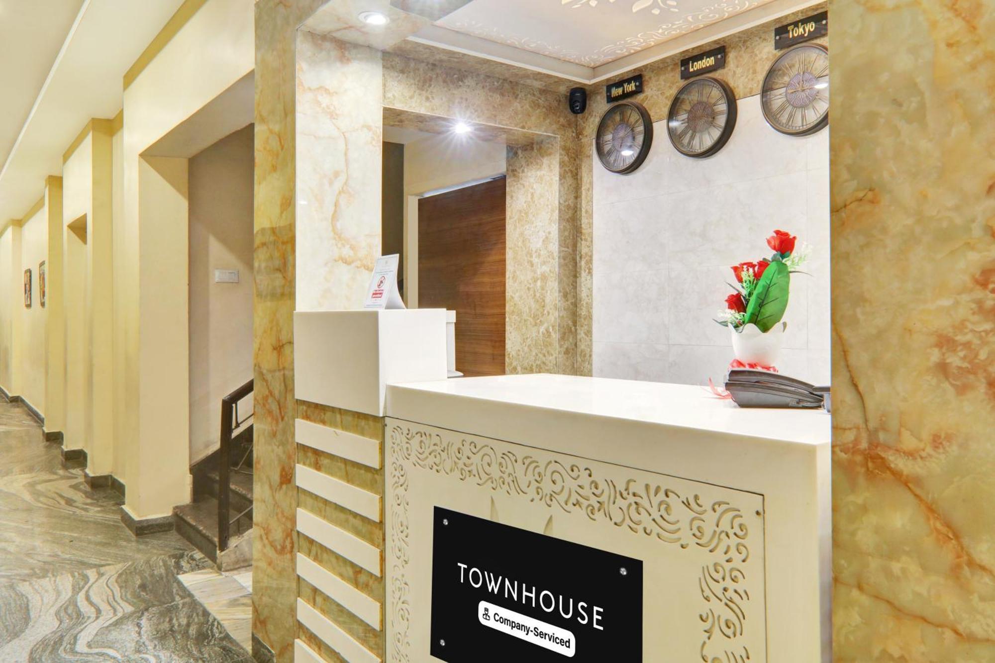 Super Townhouse Kankarbagh Formerly Kunwar Alcajars Patna  Exterior photo