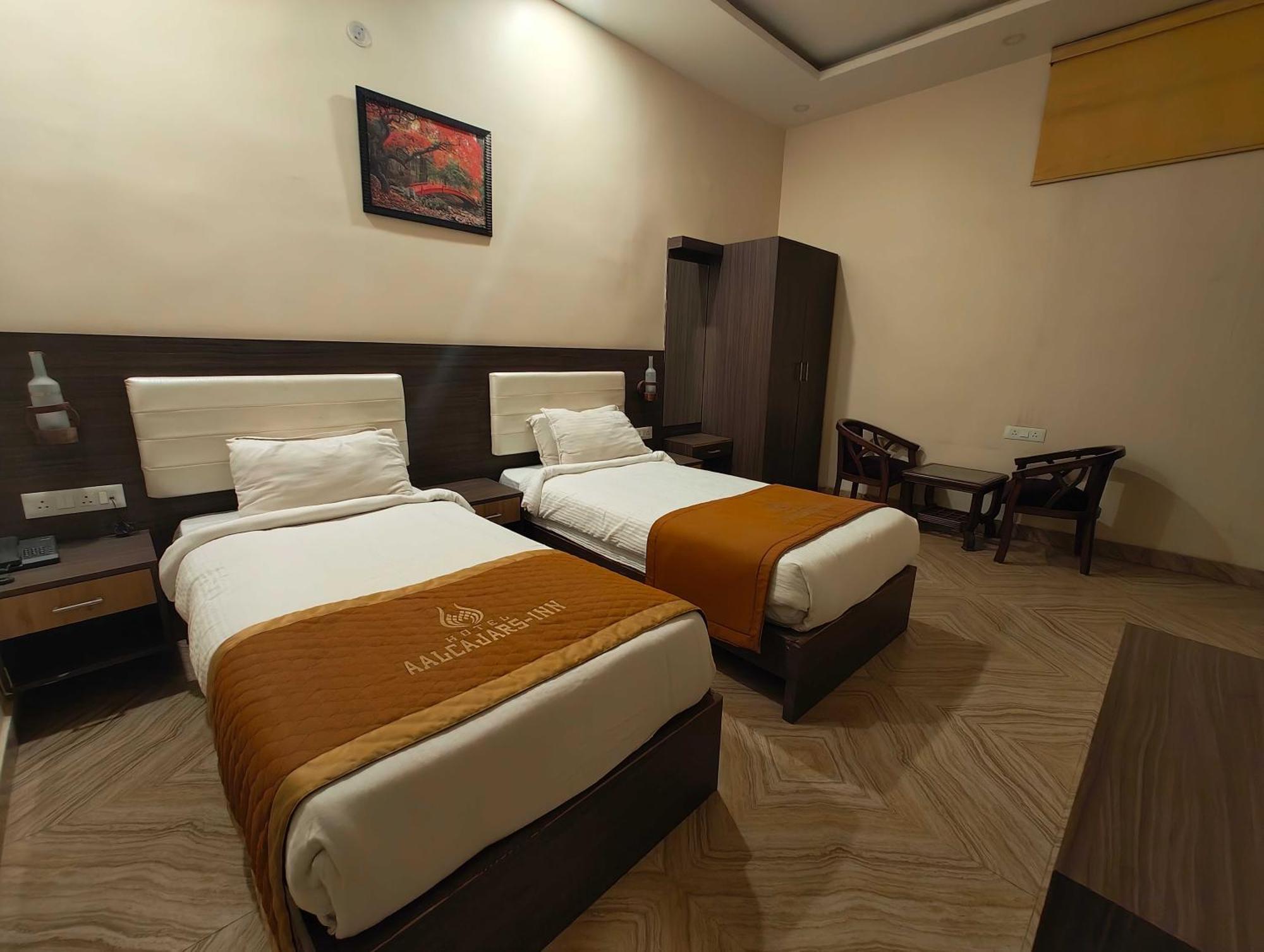 Super Townhouse Kankarbagh Formerly Kunwar Alcajars Patna  Exterior photo