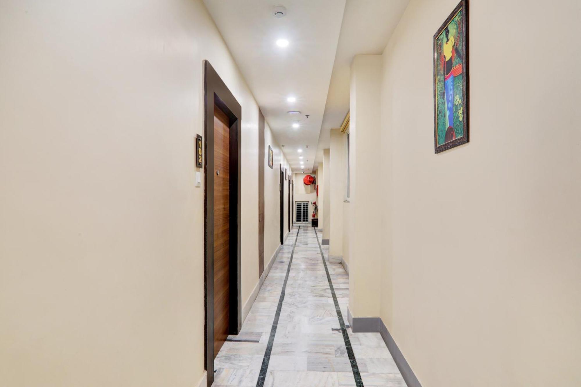 Super Townhouse Kankarbagh Formerly Kunwar Alcajars Patna  Exterior photo